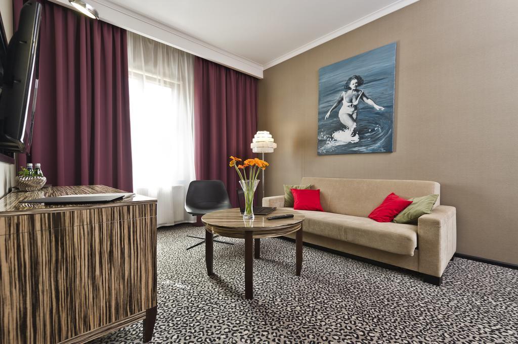 Hotel Fado Spa & Restaurant ชวิดนิตซา ภายนอก รูปภาพ