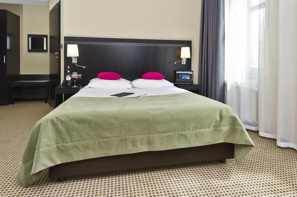 Hotel Fado Spa & Restaurant ชวิดนิตซา ภายนอก รูปภาพ
